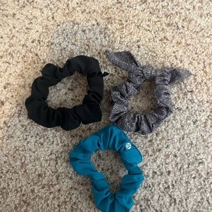 3 pack of lululemon scrunchie hair ties